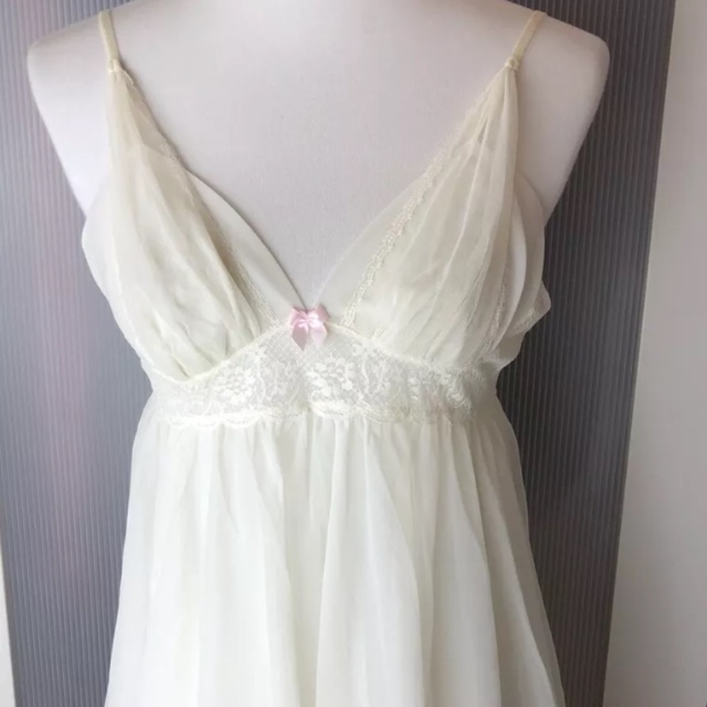 Betsey Johnson Ivory Ruffle Lace Chemise, Small